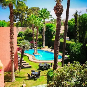 بيت ضيافة The Red House